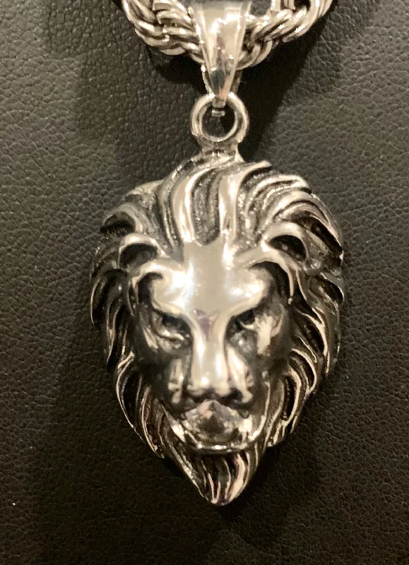 ladies-locket-gold-necklaces-Small Lion Head Necklace