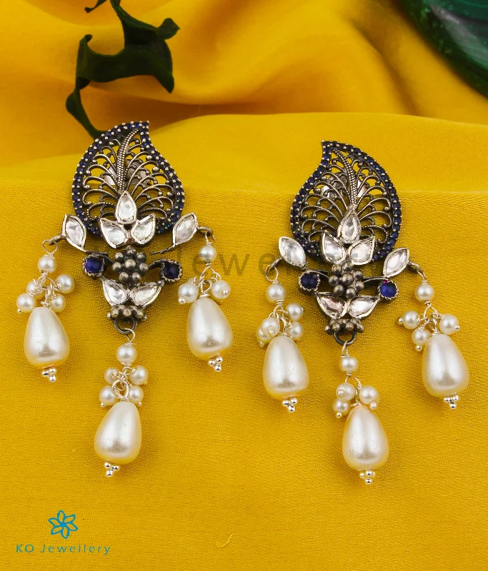 Ladies earrings sleek style -The Shweta Silver Kundan Earrings