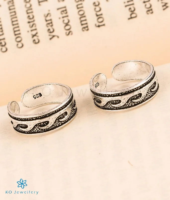 Ladies rings for extended family -The Waves Silver Toe-Rings