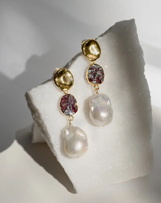 Ladies earrings with flare drops -Jan | Garnet Birthstones x Pearls Earrings