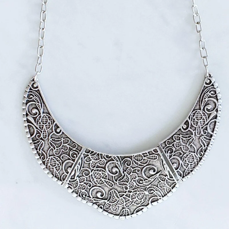 ladies-custom-diamond-necklaces-Ayeleen Collar boho necklace