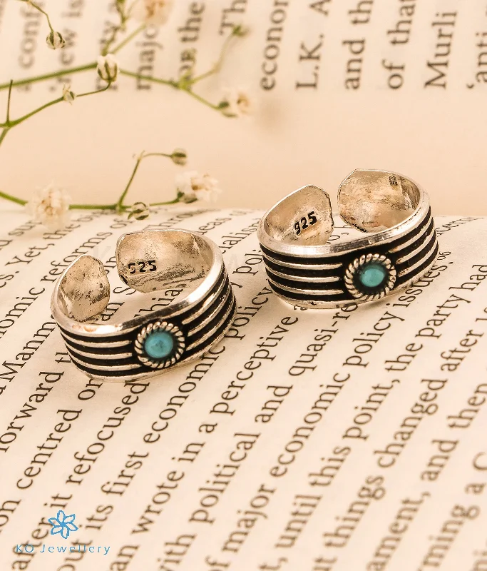 Ladies rings futuristic flair -The Udvita Silver Toe-Rings (Turquoise)