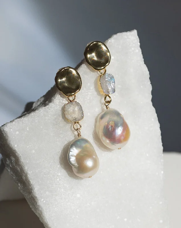 Ladies earrings fun hoops -June | Moonstone Birthstones x Pearls Earrings