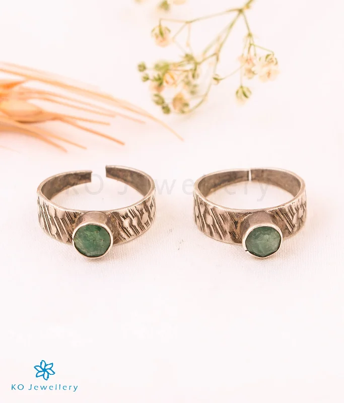 Ladies rings for planners -The Purabi Silver Gemstone Toe-Rings (Green)