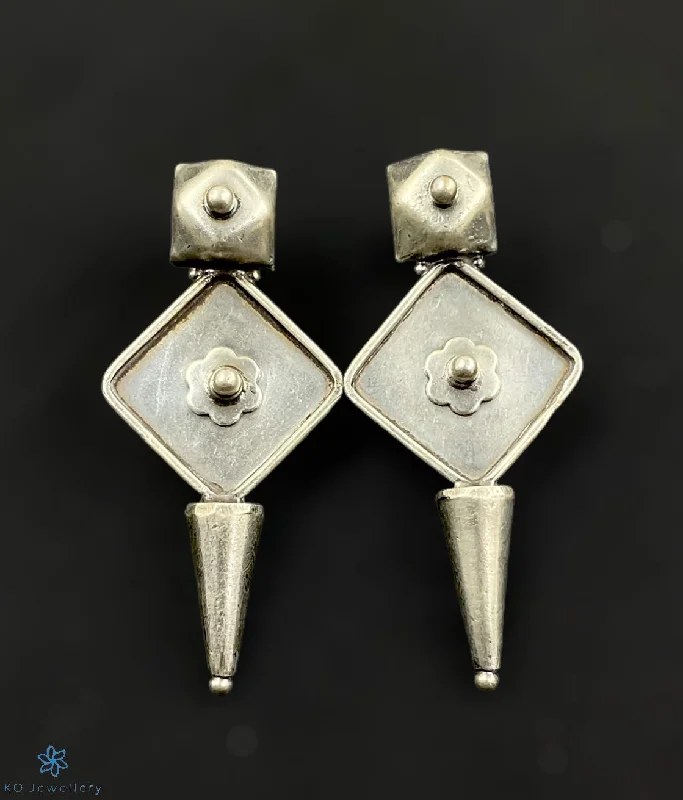 Ladies earrings bold edges -The Niroshana  Silver Earrings