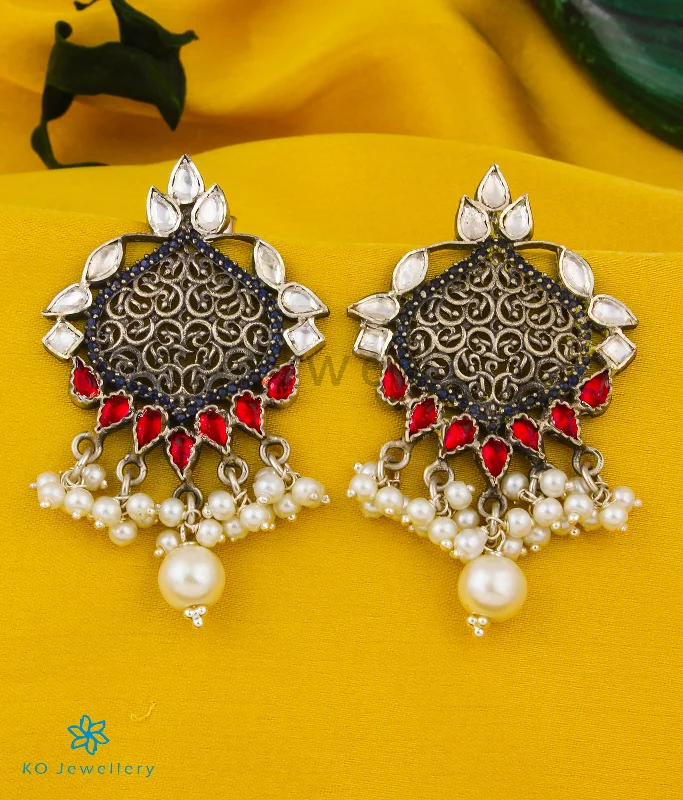 Ladies earrings for festive presents -The Tanishka Silver Kundan Earrings