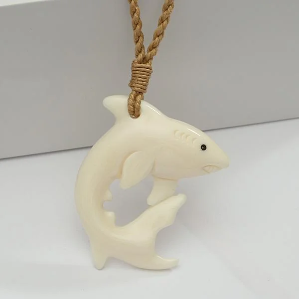 ladies-rustic-diamond-necklaces-Buffalo Bone Diving Shark Necklace 33x32mm