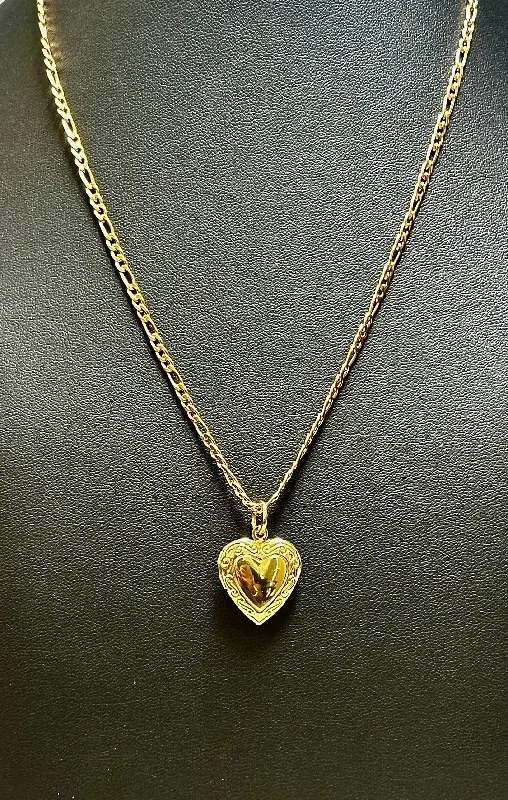 ladies-custom-silver-necklaces-Gold Women's Pendant necklace with Gold Heart Pendant with a Fugaro Chain