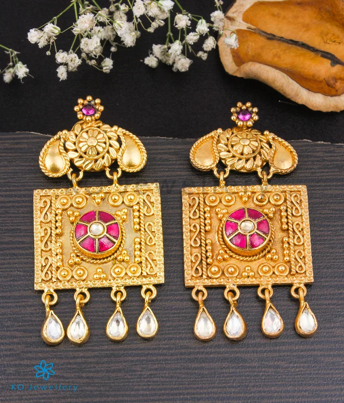 Ladies earrings striking styles -The Deepshika Silver Kundan Earrings